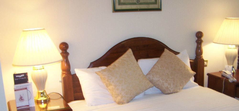 The Ashley Hotel هييل المظهر الخارجي الصورة